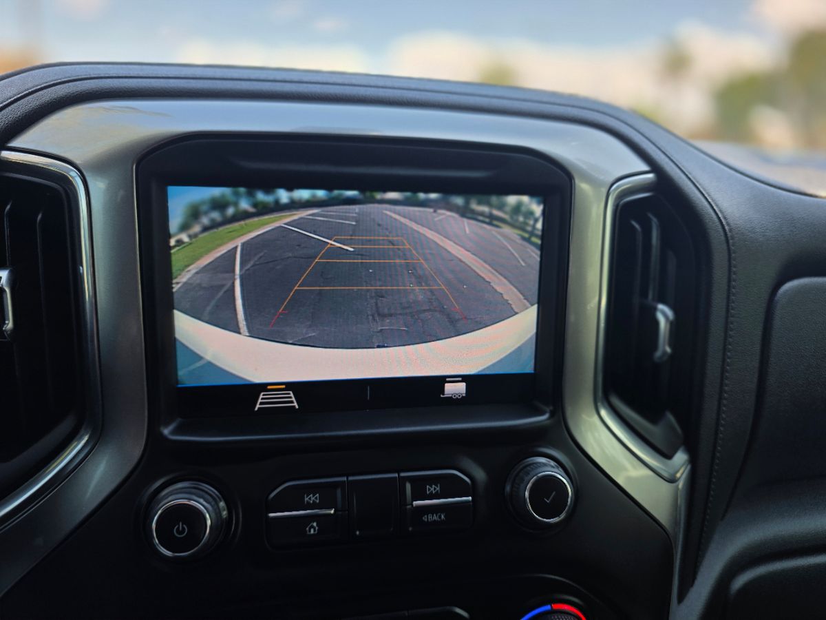 2021 Chevrolet Silverado 1500 LT photo 5