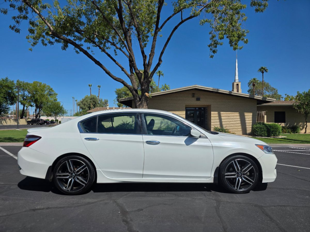 2016 Honda Accord Sport photo 3