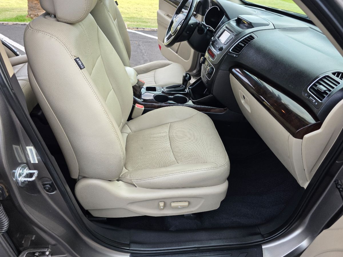 2015 Kia Sorento EX photo 25
