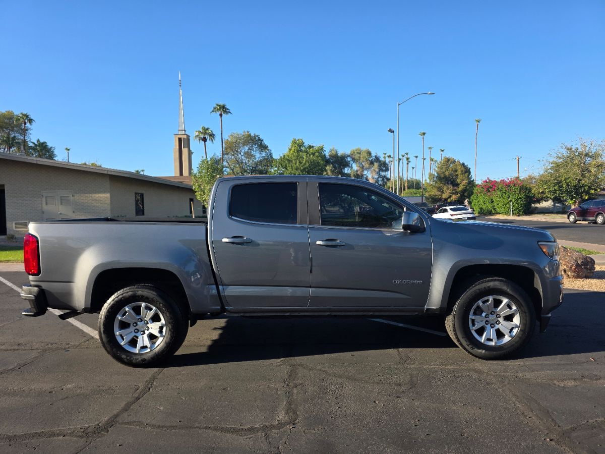 2018 Chevrolet Colorado LT photo 3