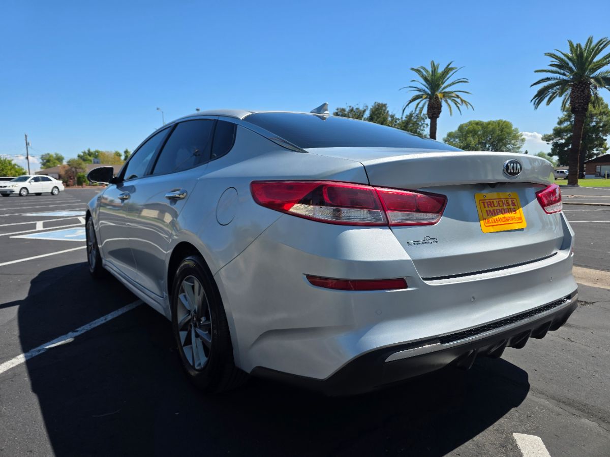 2019 Kia Optima LX photo 2