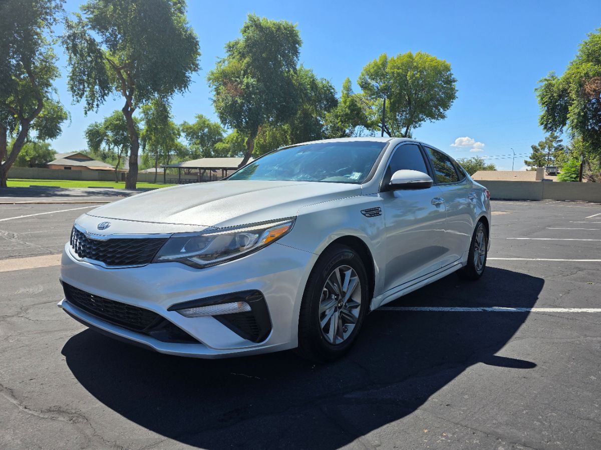 2019 Kia Optima LX photo 3