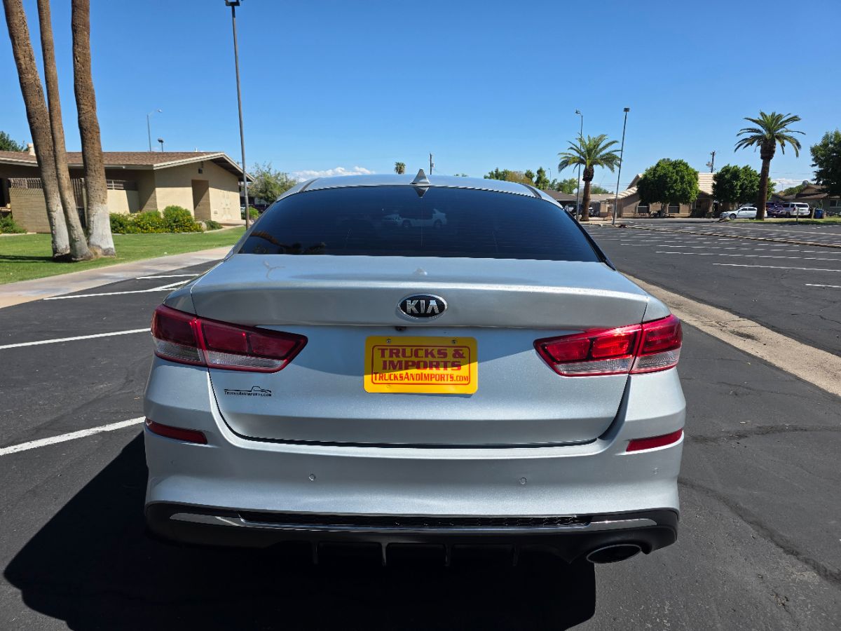 2019 Kia Optima LX photo 4