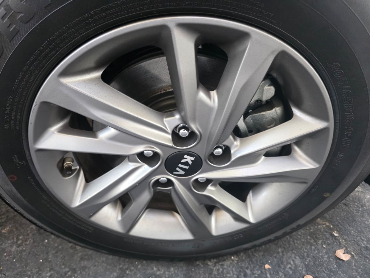2019 Kia Optima LX photo 31