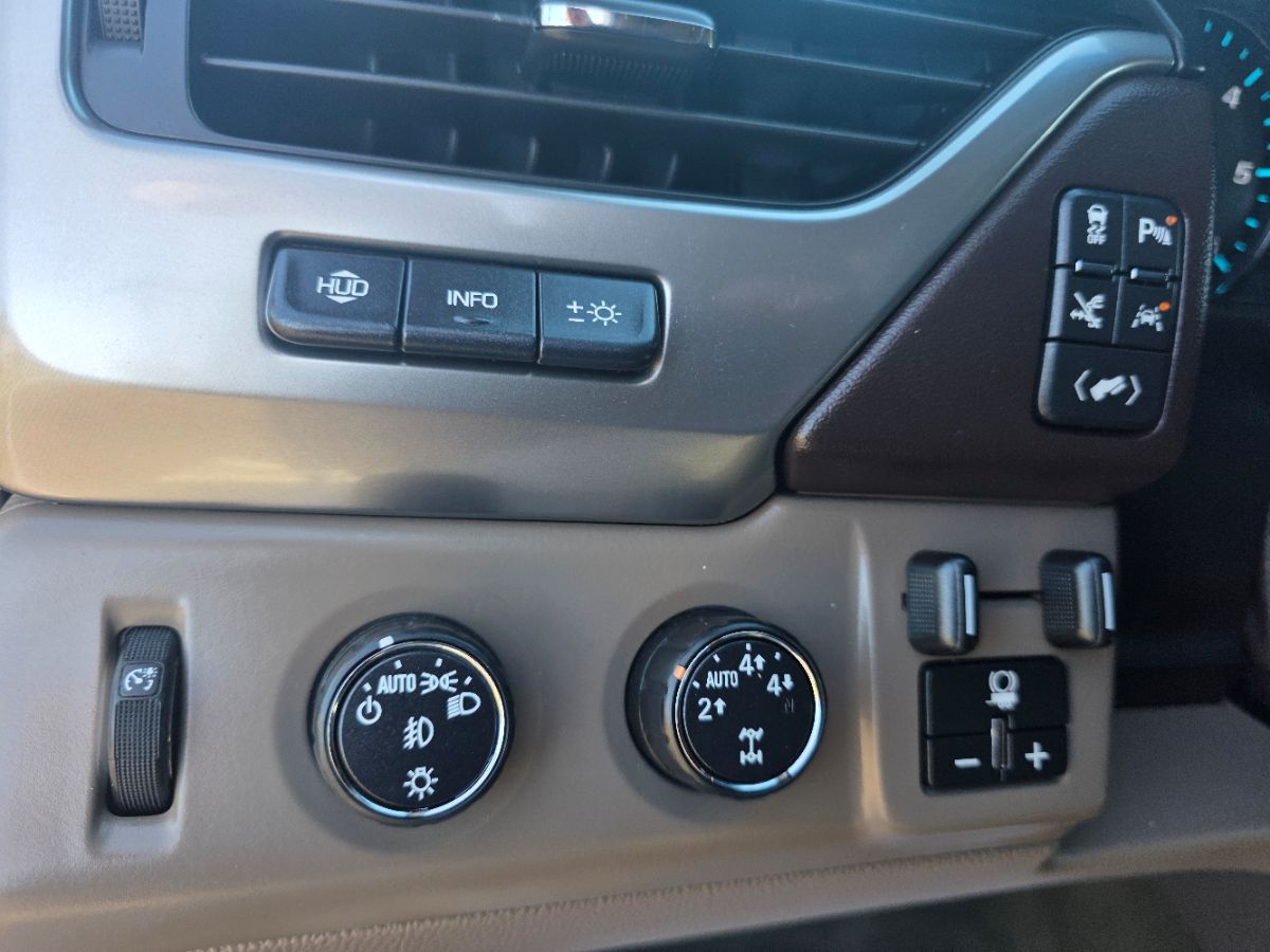 2016 Chevrolet Tahoe LTZ photo 3