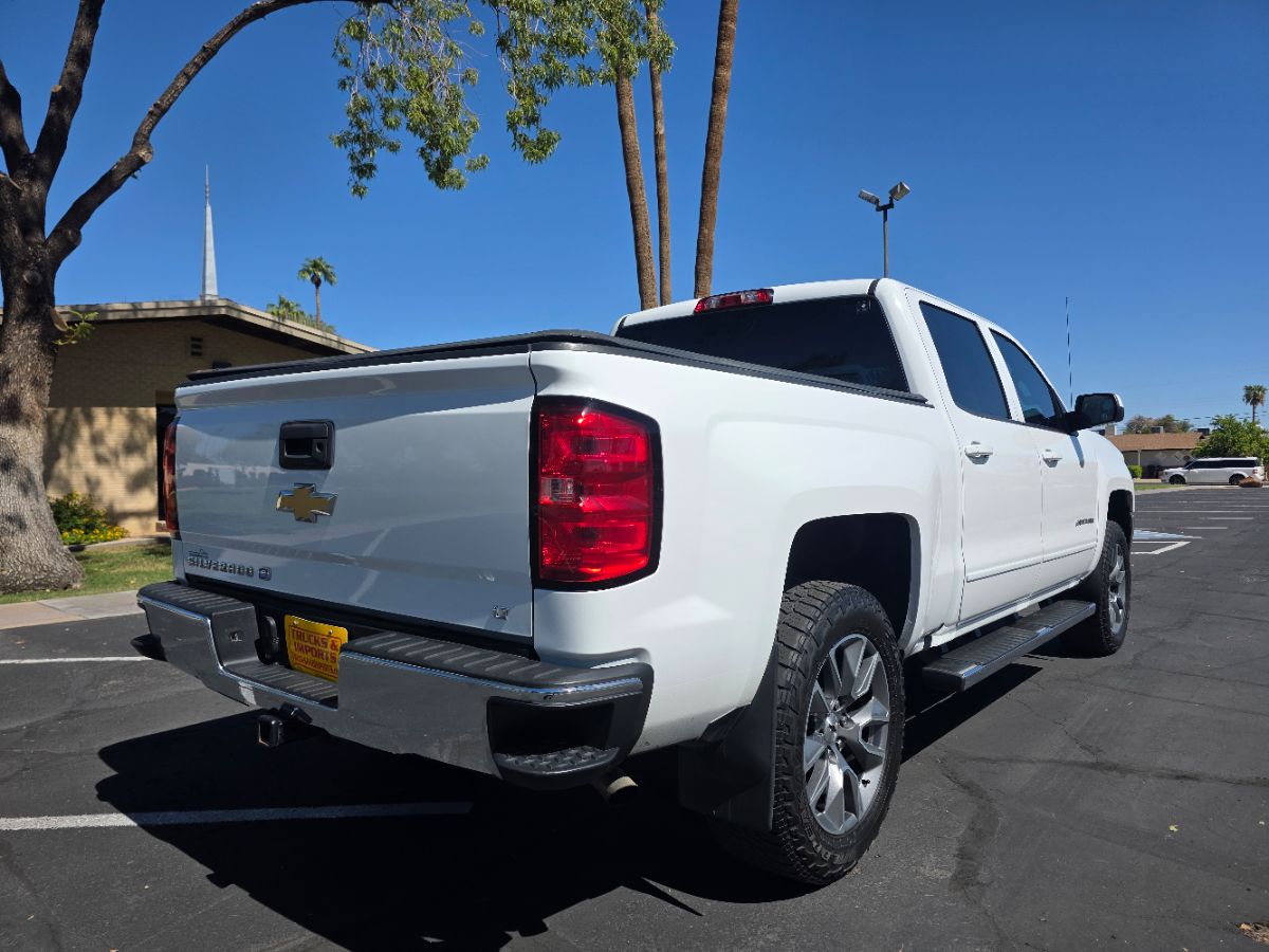 2018 Chevrolet Silverado 1500 LT photo 3