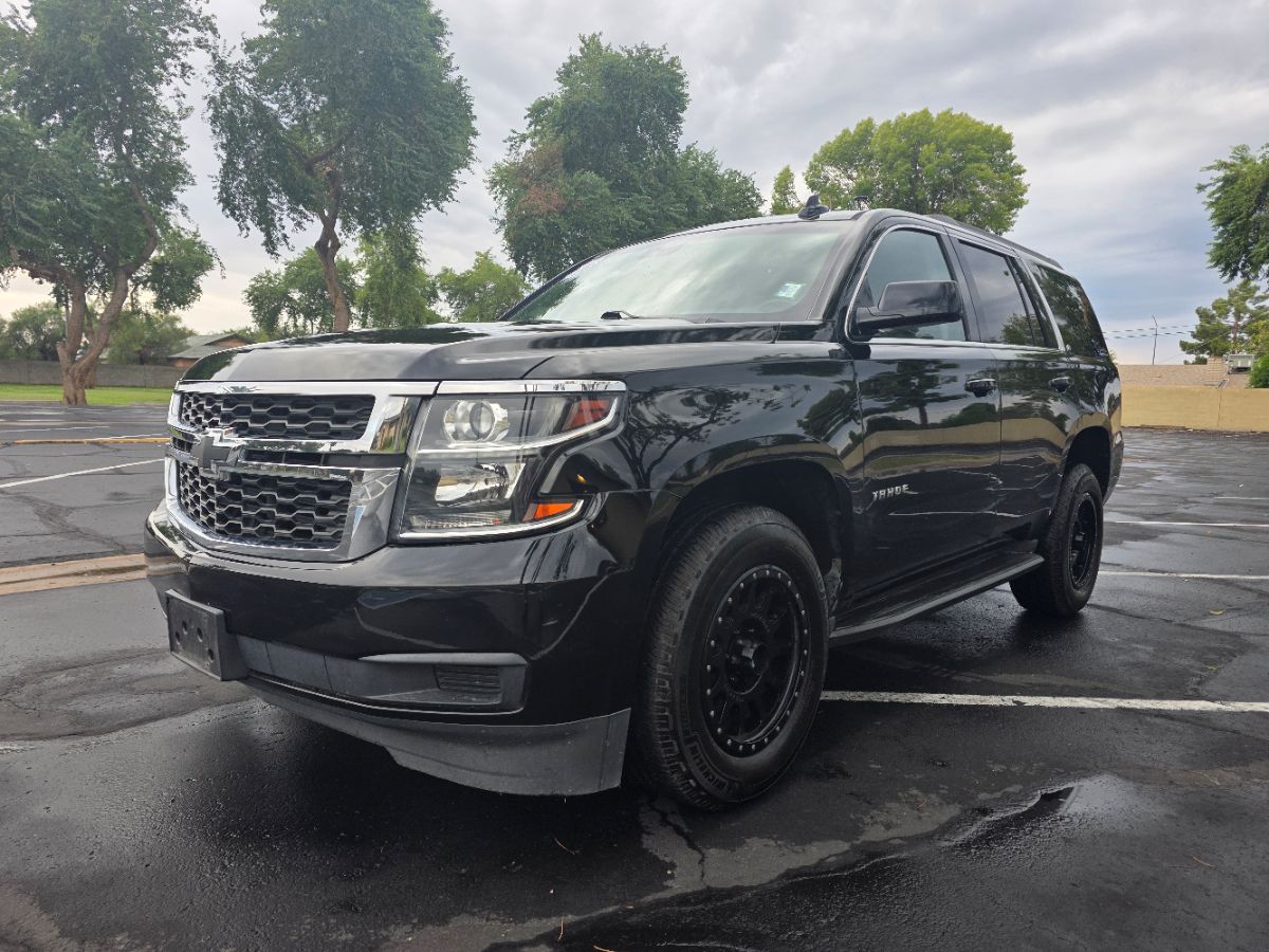 2017 Chevrolet Tahoe LT photo 4
