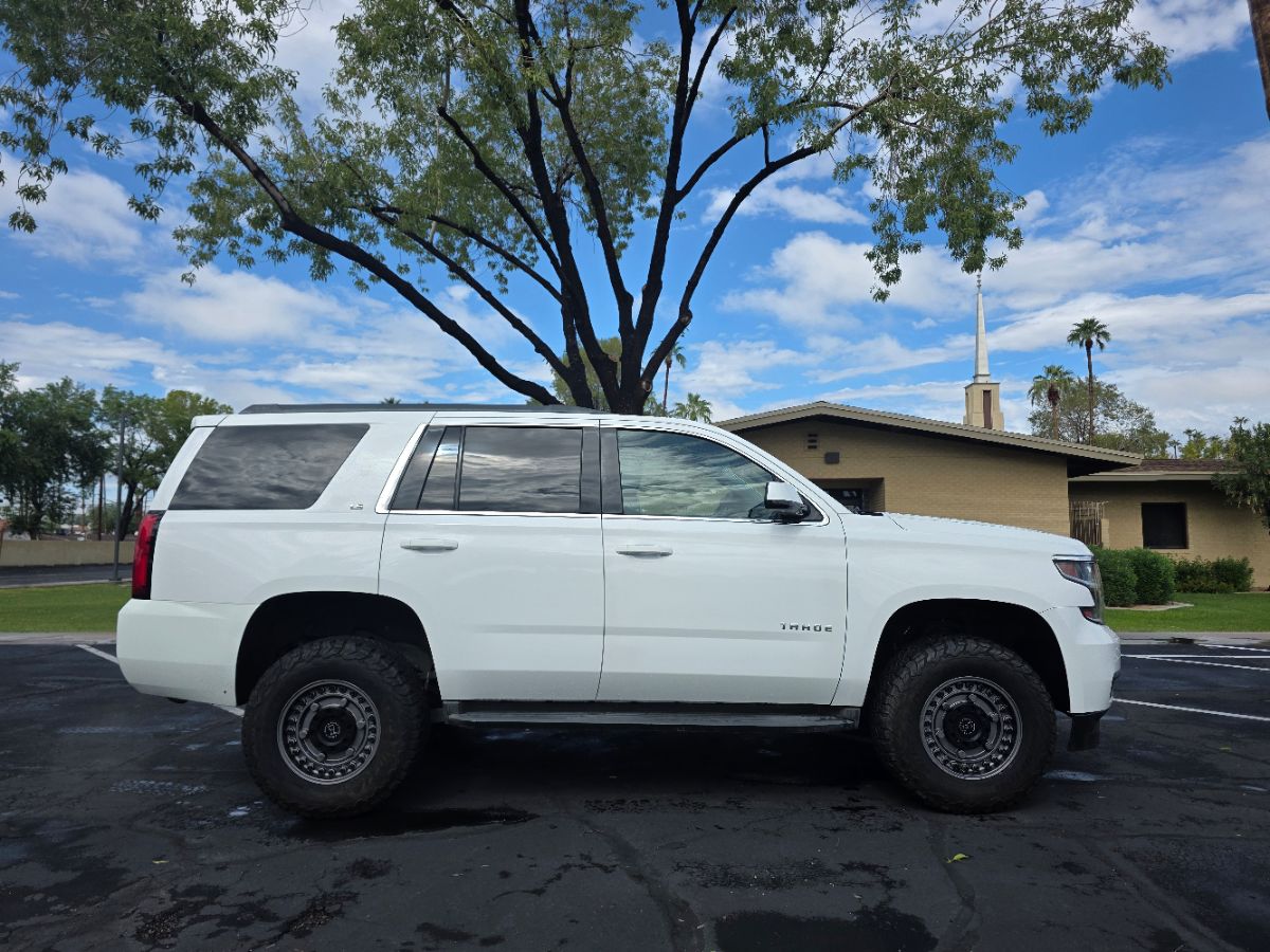2016 Chevrolet Tahoe LS photo 3