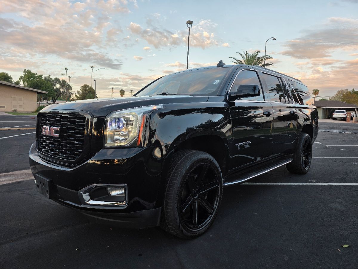 2019 Gmc Yukon XL SLT photo 2