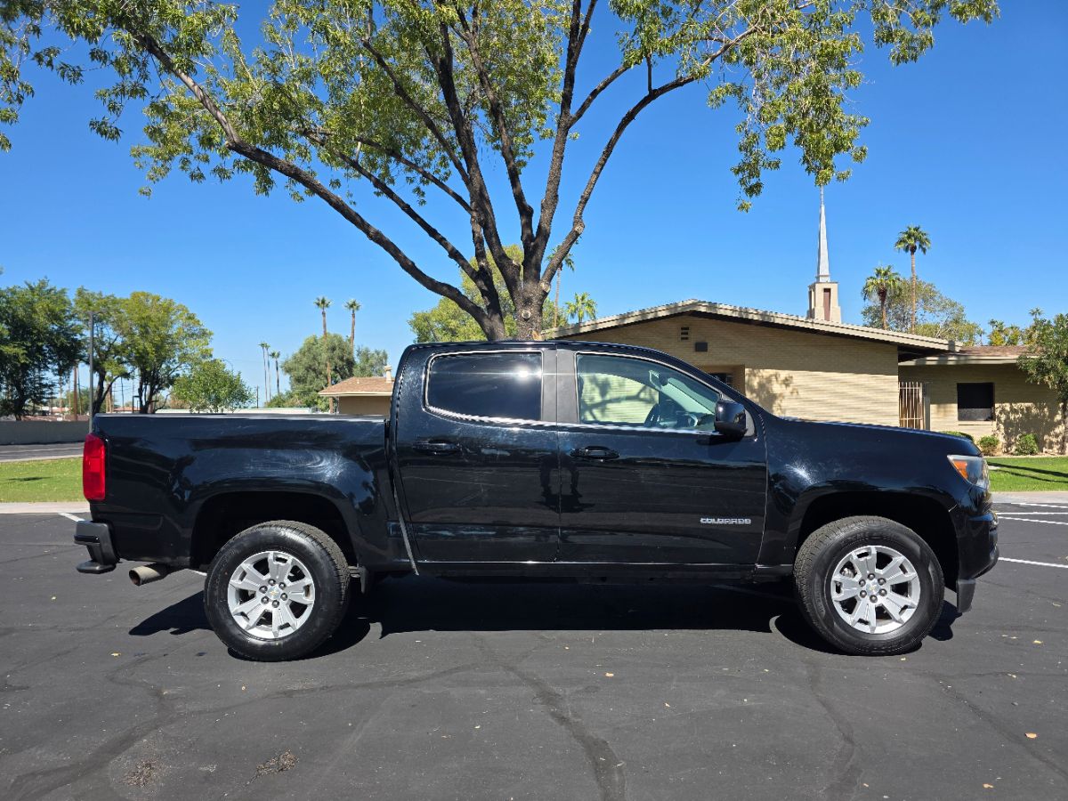 2019 Chevrolet Colorado LT photo 3