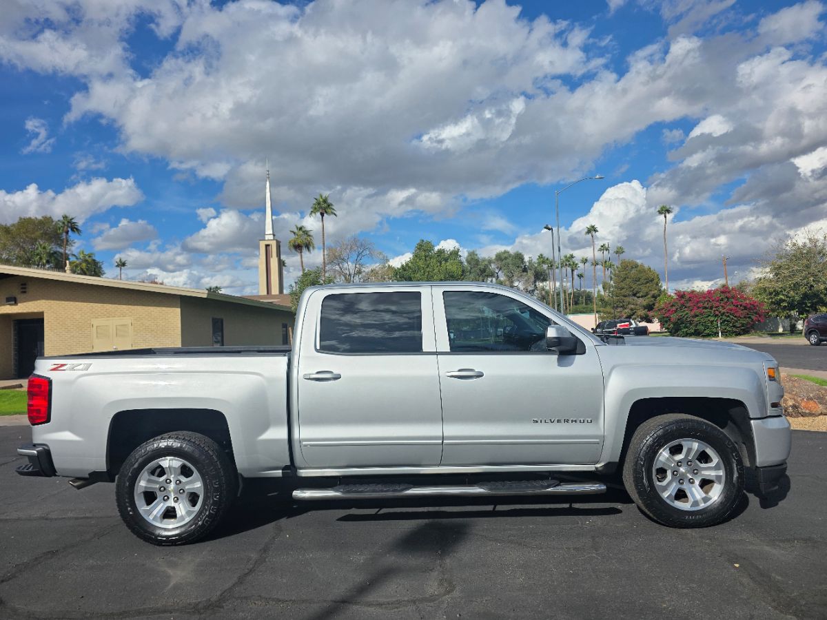 2018 Chevrolet Silverado 1500 LT Z71 photo 2