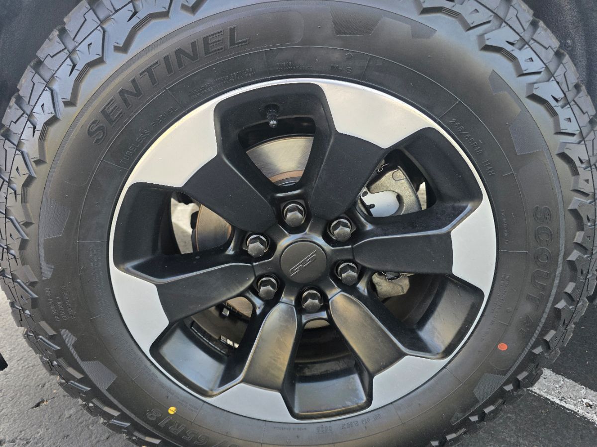 2019 Gmc Yukon SLT photo 4