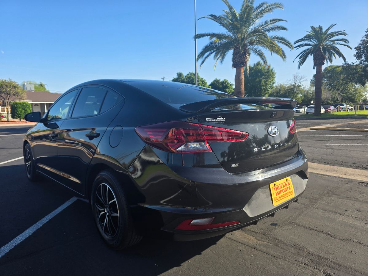 2019 Hyundai Elantra SE photo 4