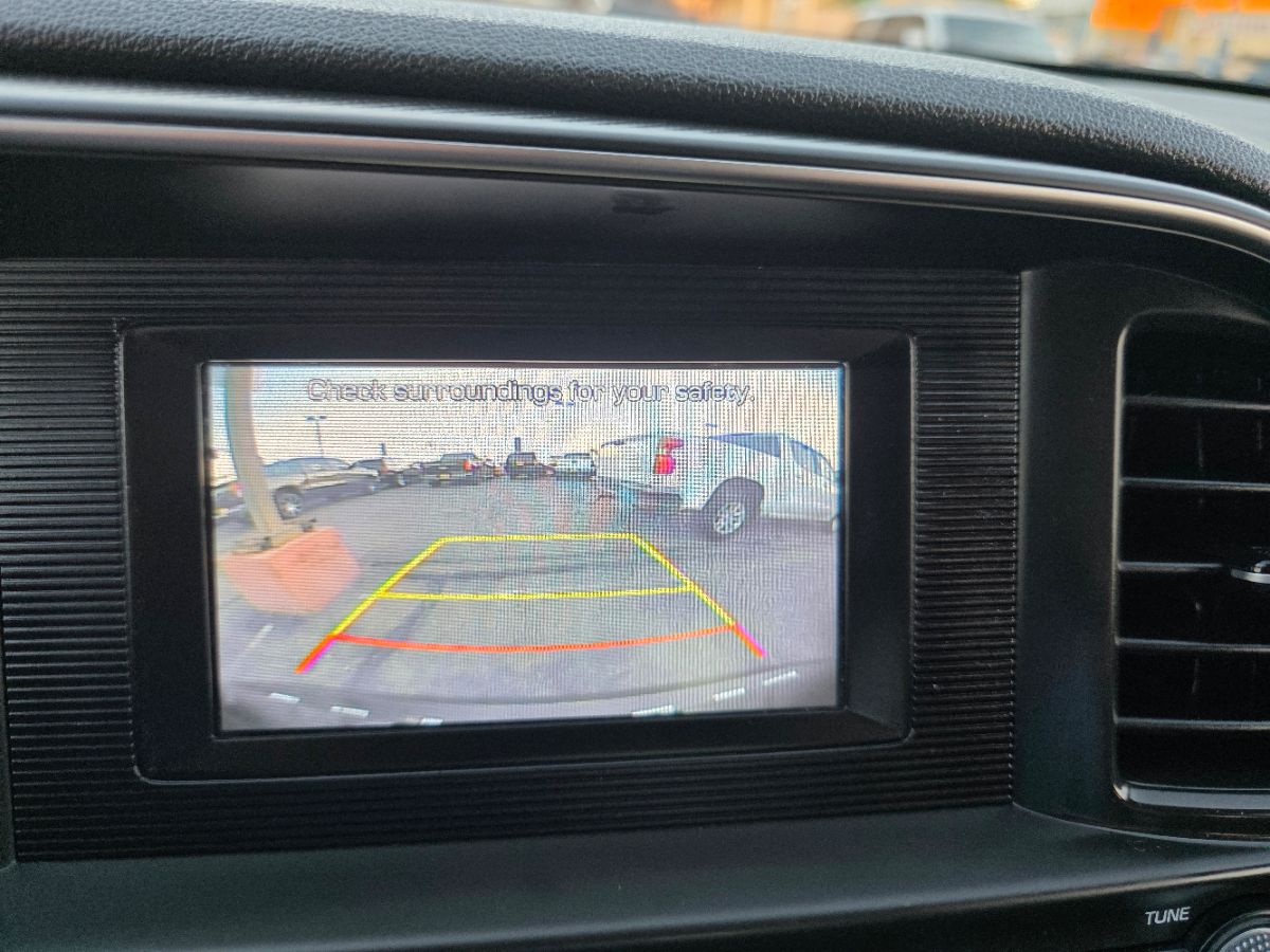 2019 Hyundai Elantra SE photo 2