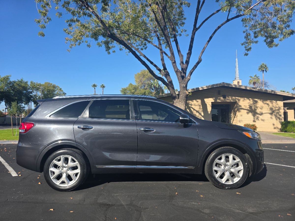 2016 Kia Sorento SX Limited photo 3