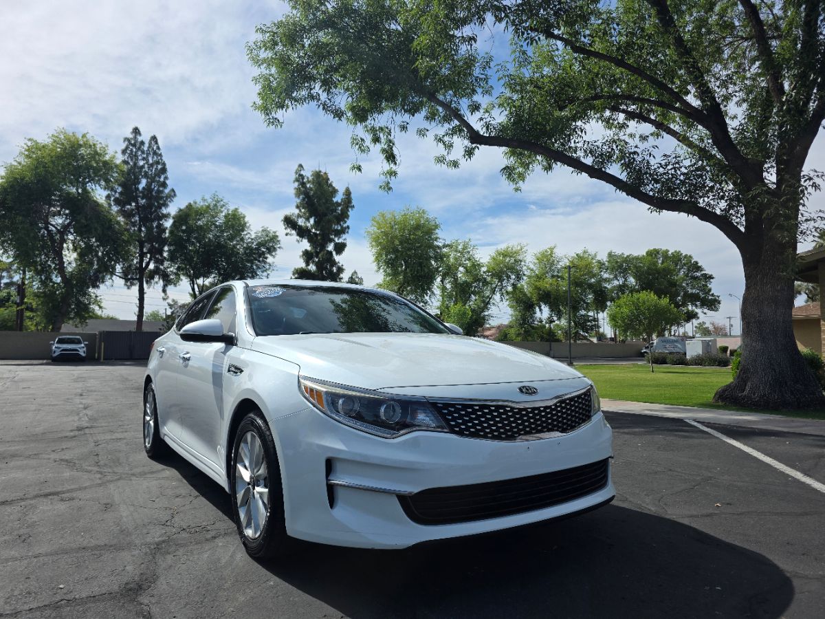 2016 Kia Optima EX AT's photo