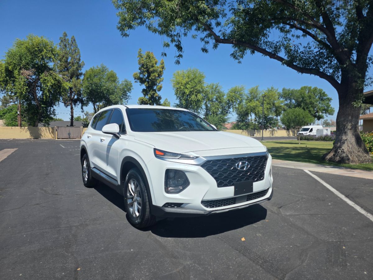 2019 Hyundai Santa Fe SE 2.4's photo