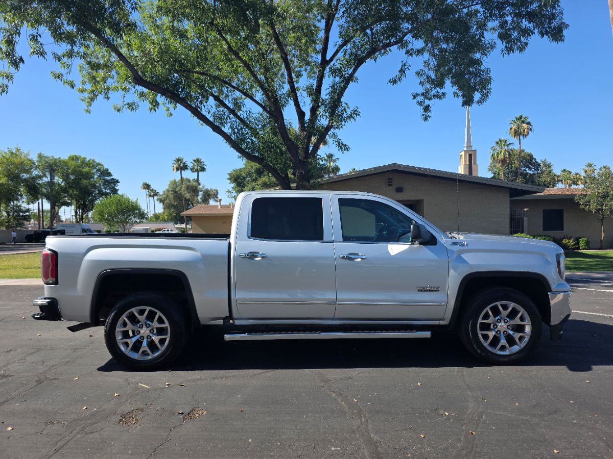 2018 GMC Sierra 4WD Crew Cab Short Box SLT's photo