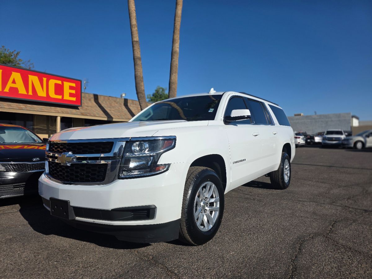 2019 Chevrolet Suburban 4WD 1500 LT's photo