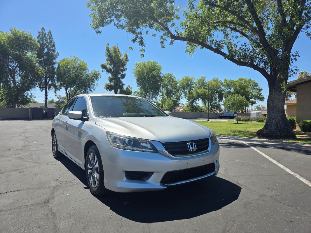 2013 Honda Accord LX Auto's photo