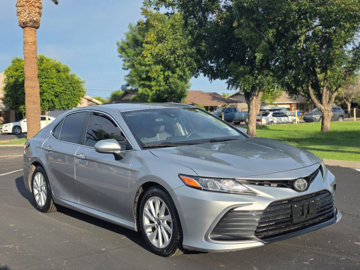 2021 Toyota Camry LE FWD photo