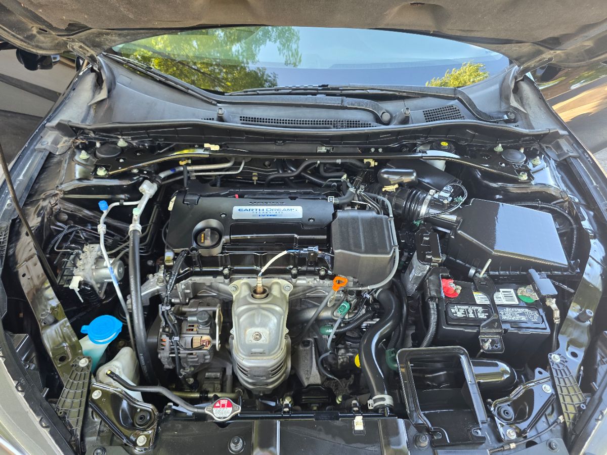 2015 Honda Accord EX-L - Photo 12
