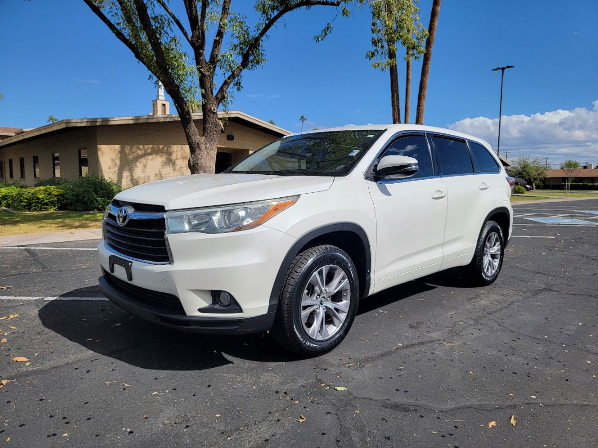 2016 Toyota Highlander LE Plus3 3rd Row Bluetooth Backup Cam LOADED Got 2