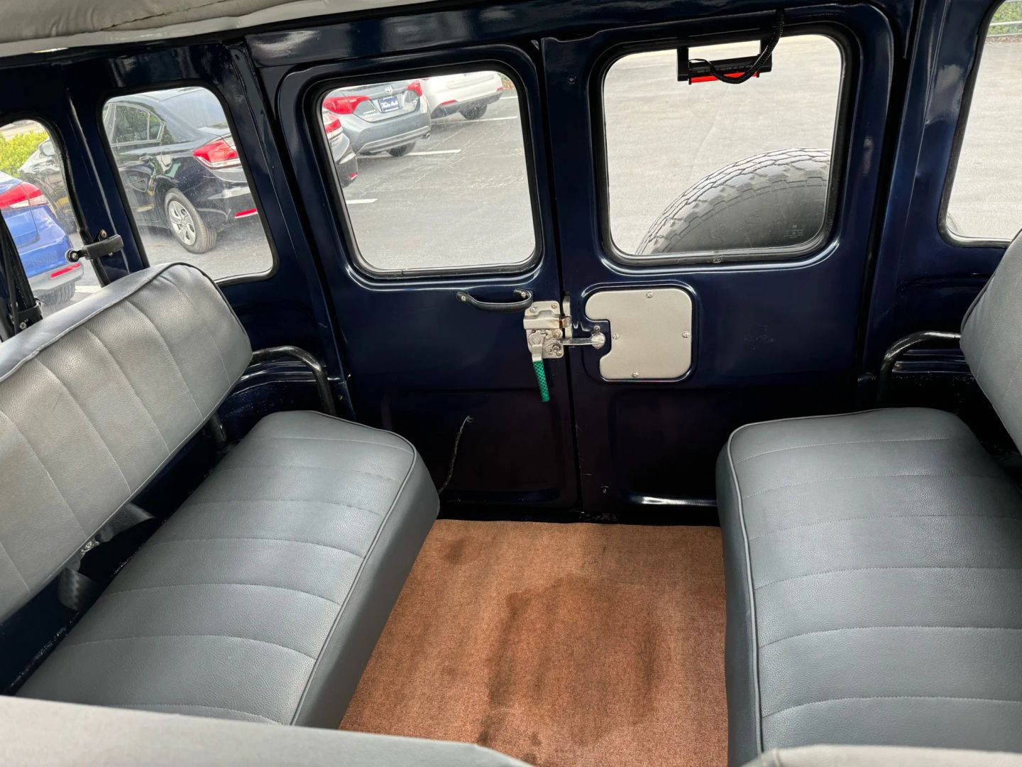 Toyota Land Cruiser photo 8