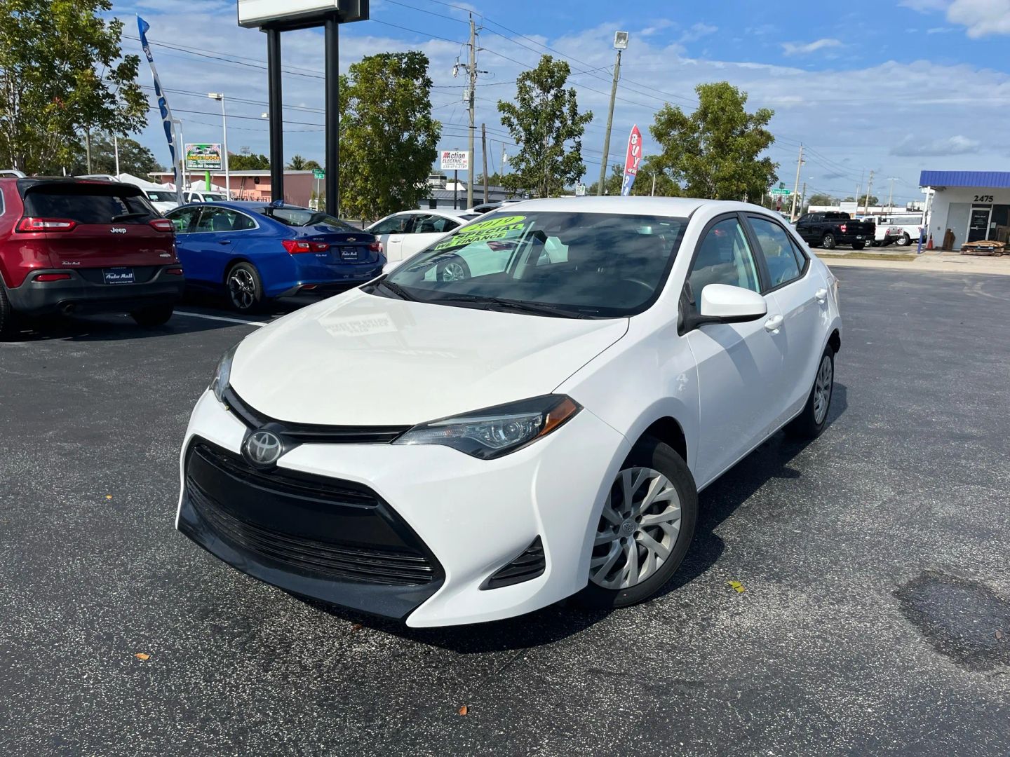 2019 Toyota Corolla LE - Photo 2