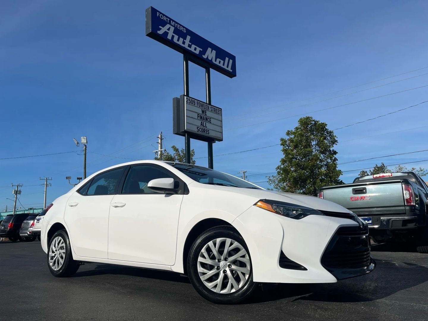 2019 Toyota Corolla LE - Photo 10