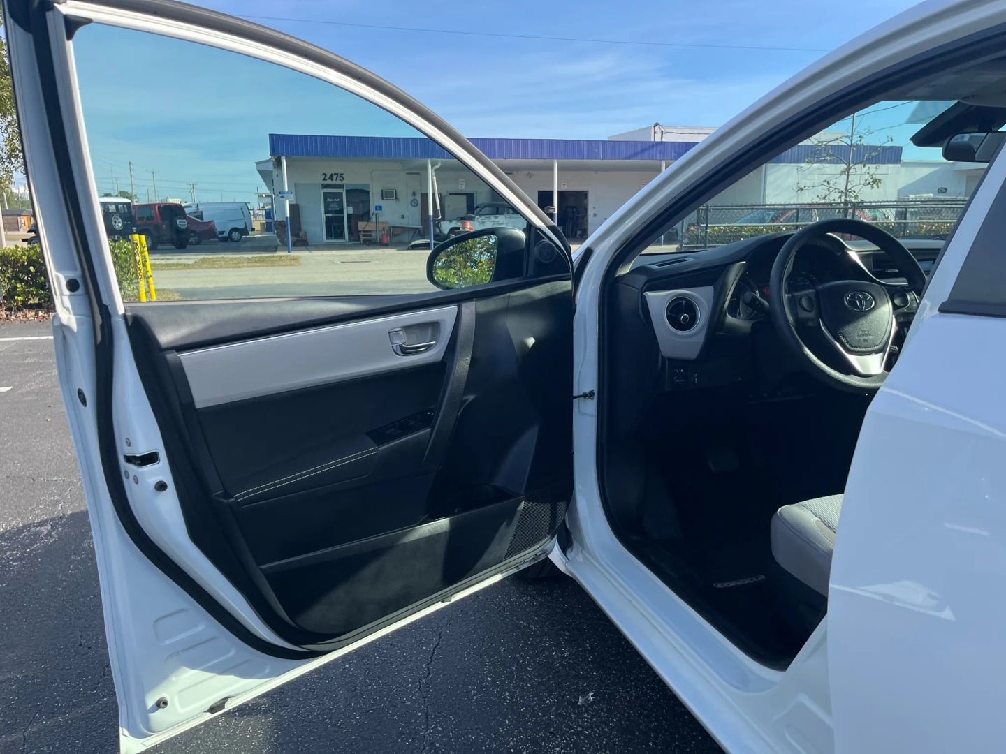 2019 Toyota Corolla LE - Photo 16