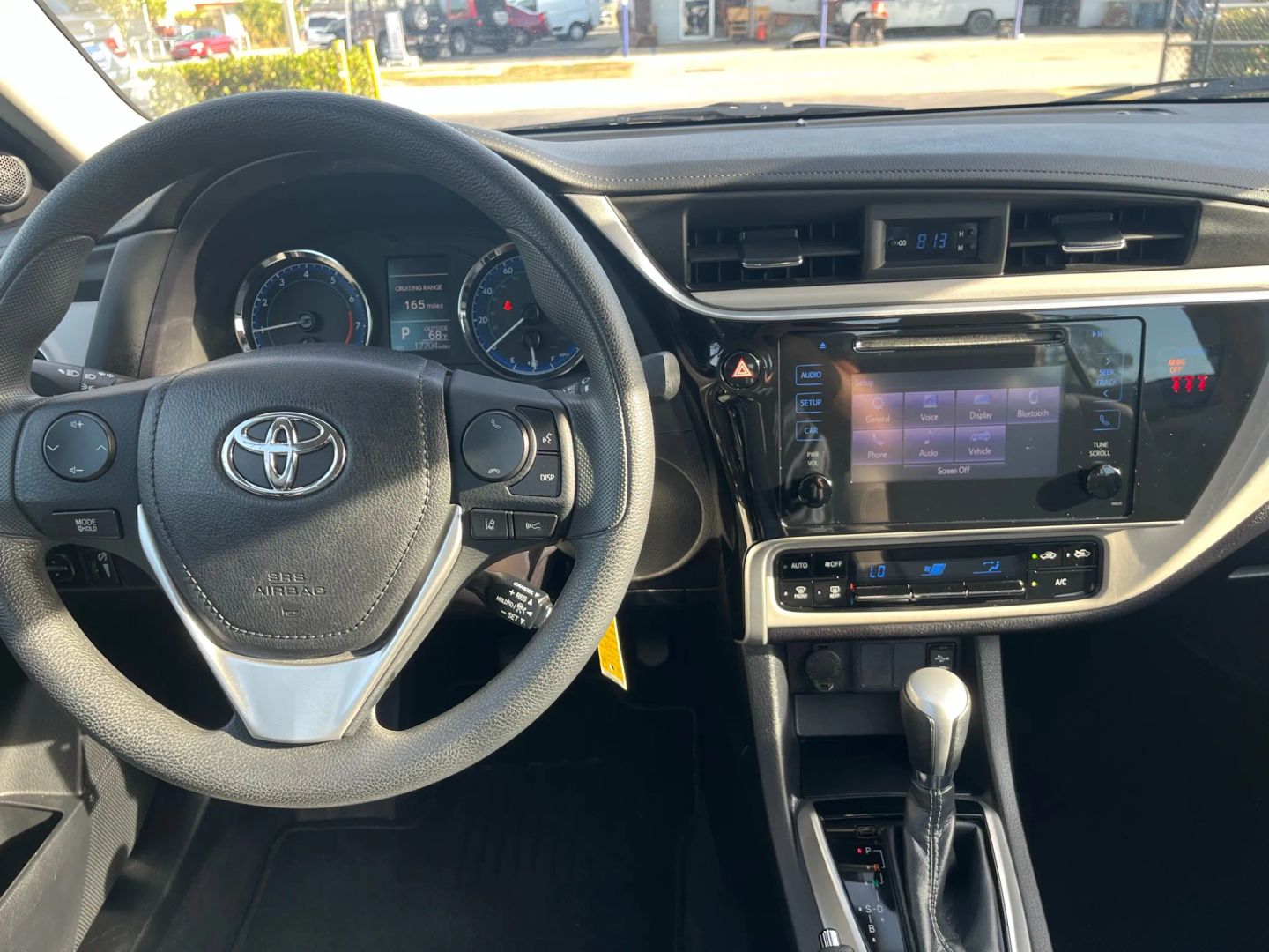 2019 Toyota Corolla LE - Photo 23