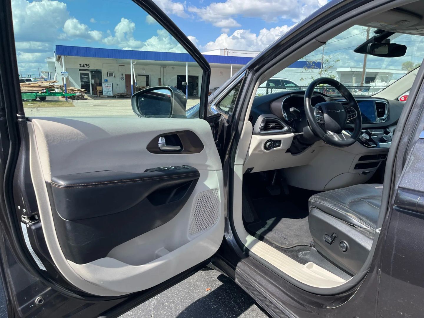 2017 Chrysler Pacifica Touring-L Plus - Photo 15