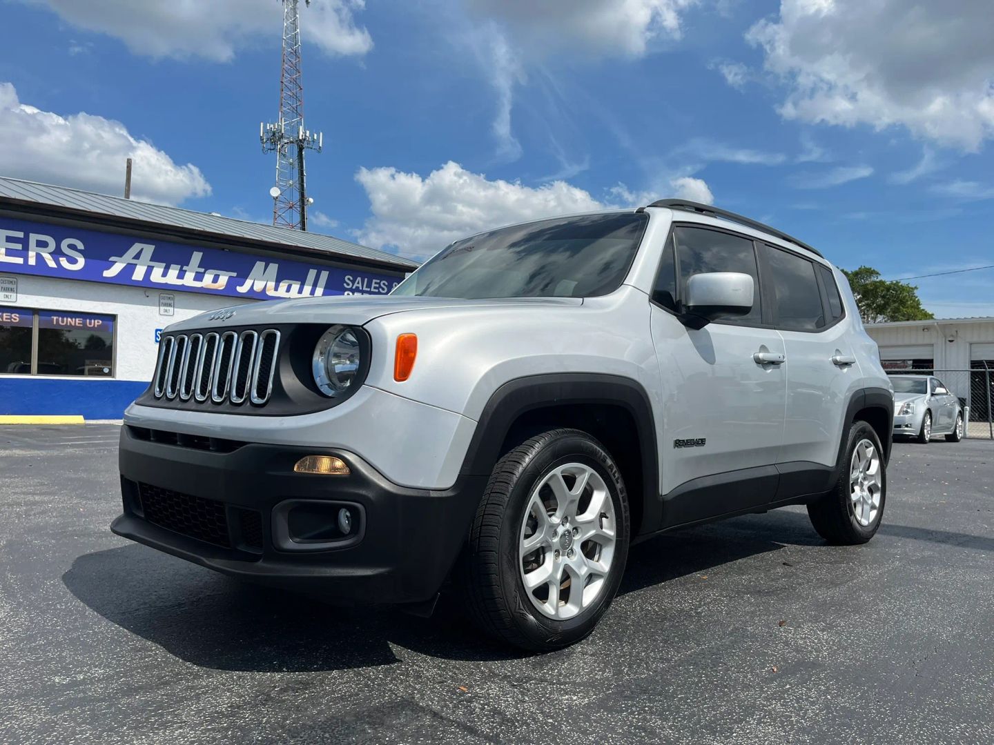 2017 Jeep Renegade Latitude - Photo 2