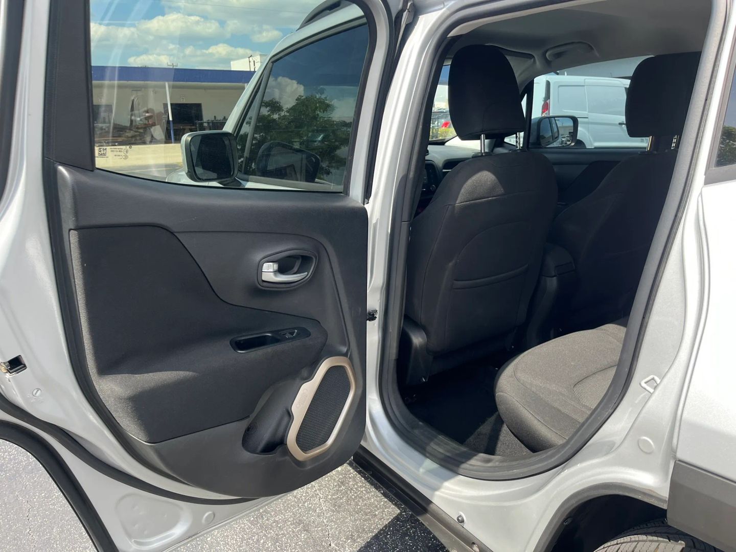 2017 Jeep Renegade Latitude - Photo 16