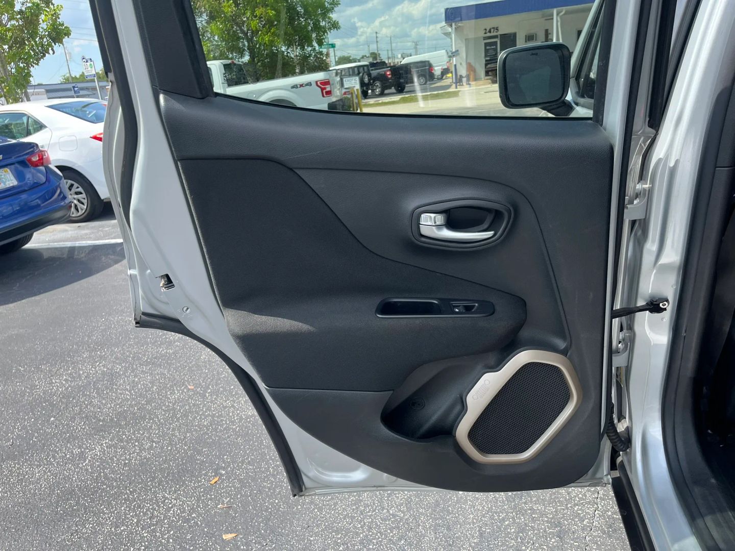 2017 Jeep Renegade Latitude - Photo 17