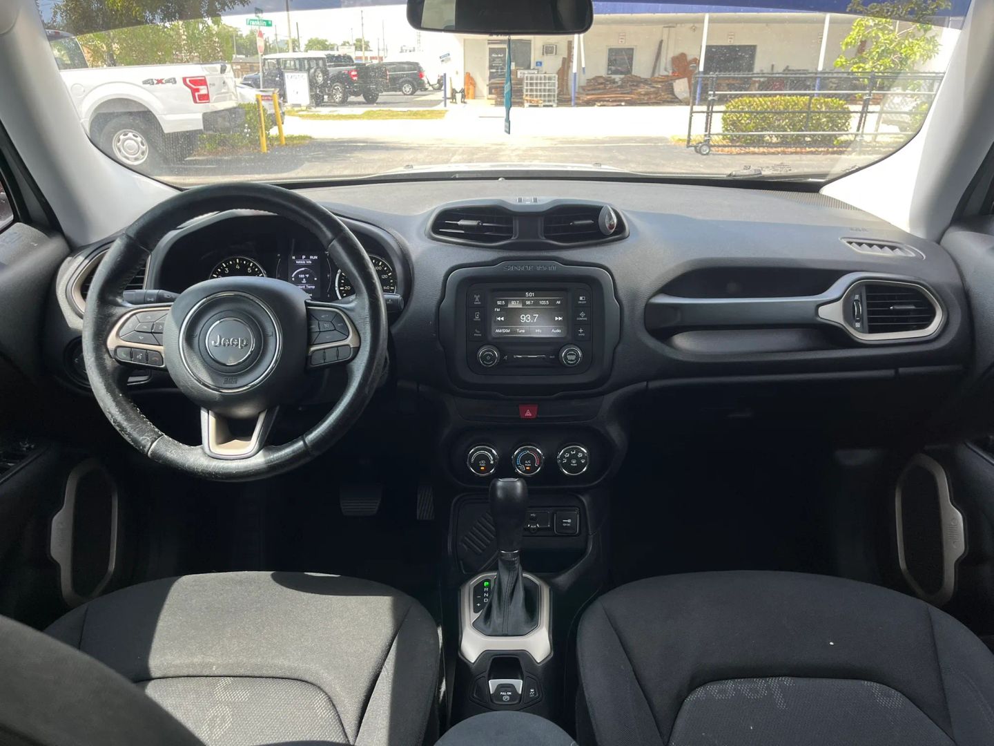 2017 Jeep Renegade Latitude - Photo 19