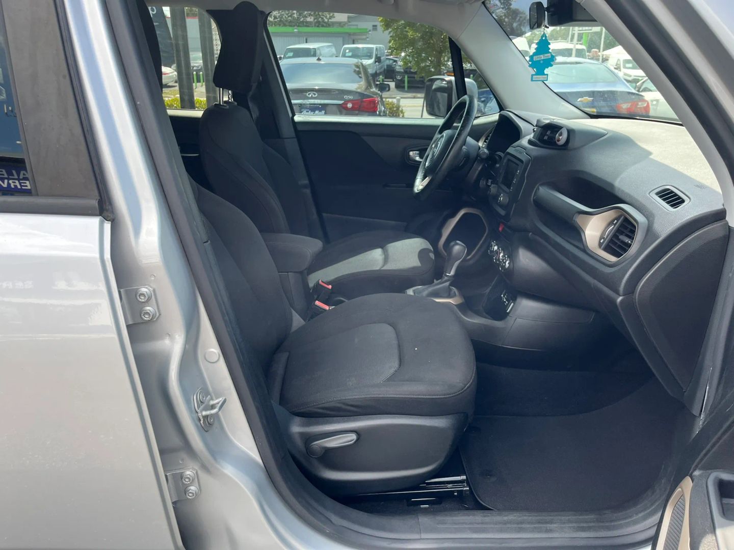 2017 Jeep Renegade Latitude - Photo 29