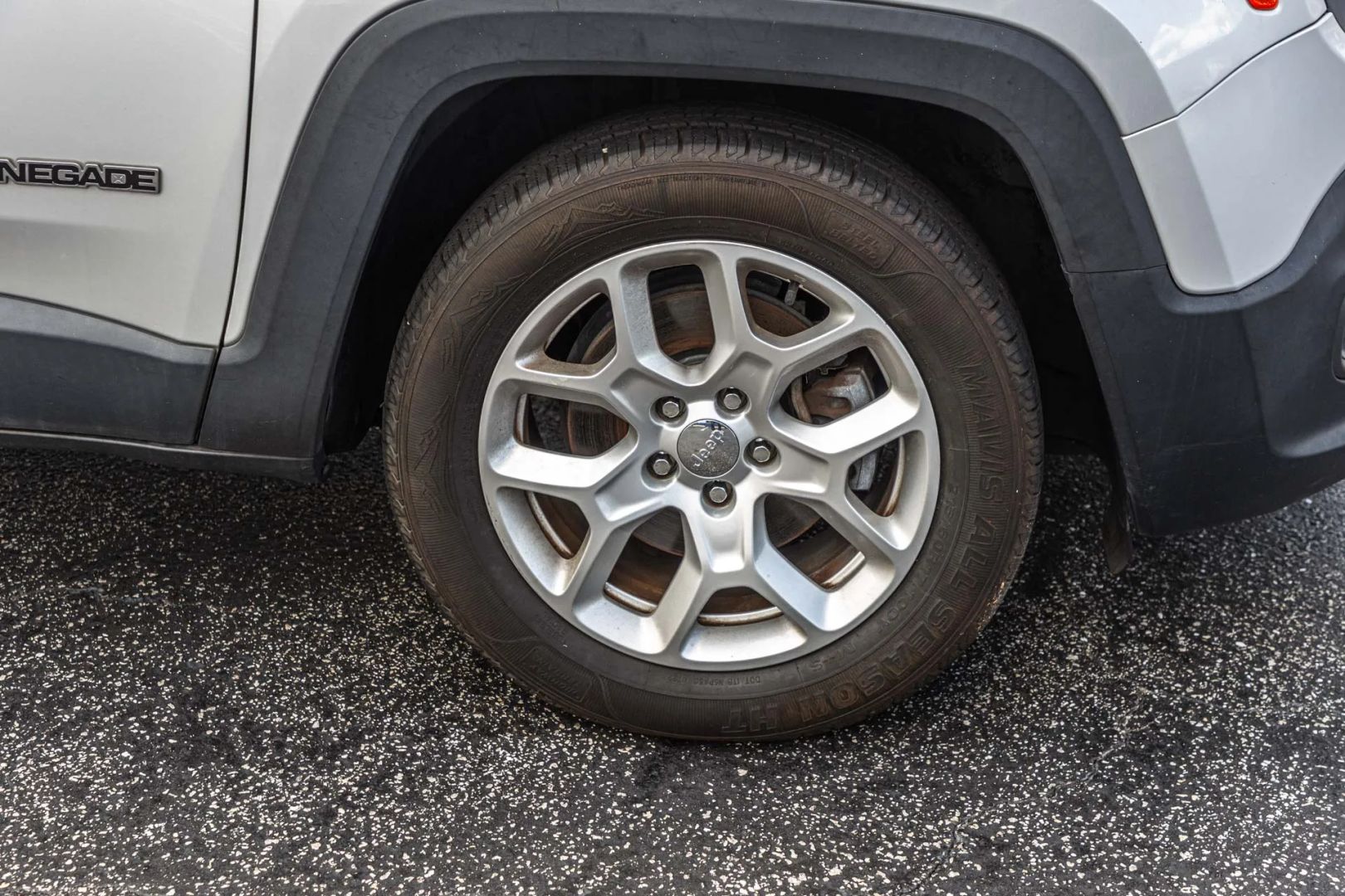 Photo 21 of this Jeep Renegade