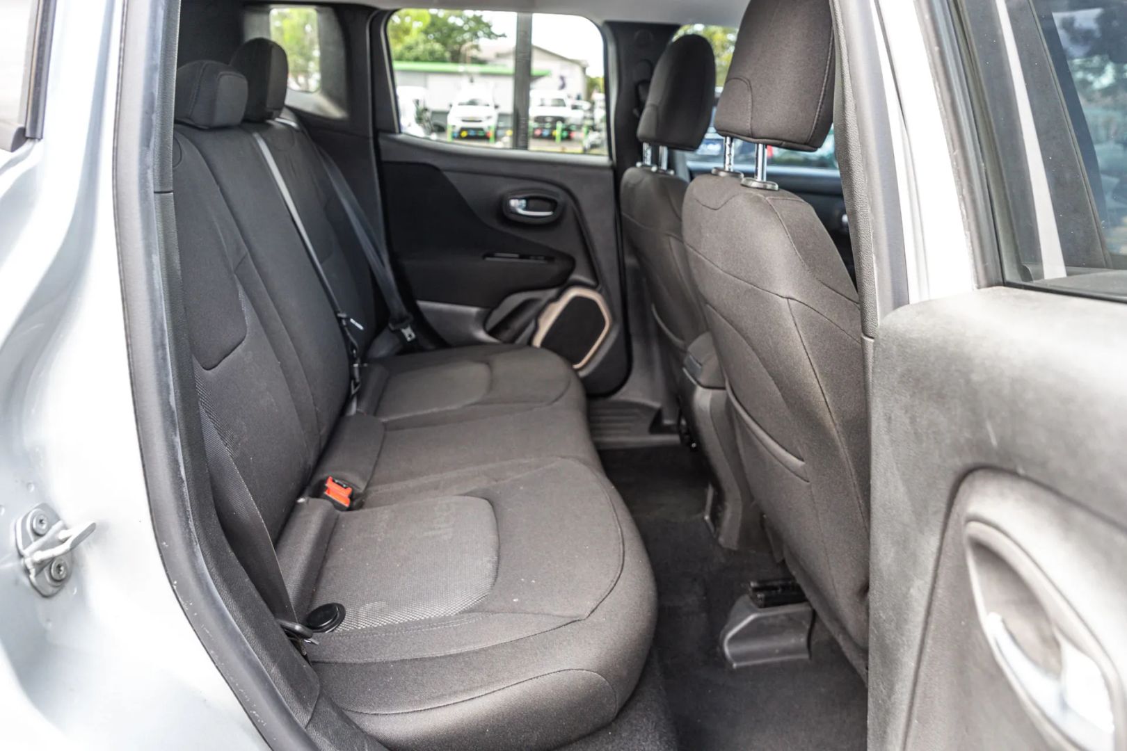 Photo 44 of this Jeep Renegade