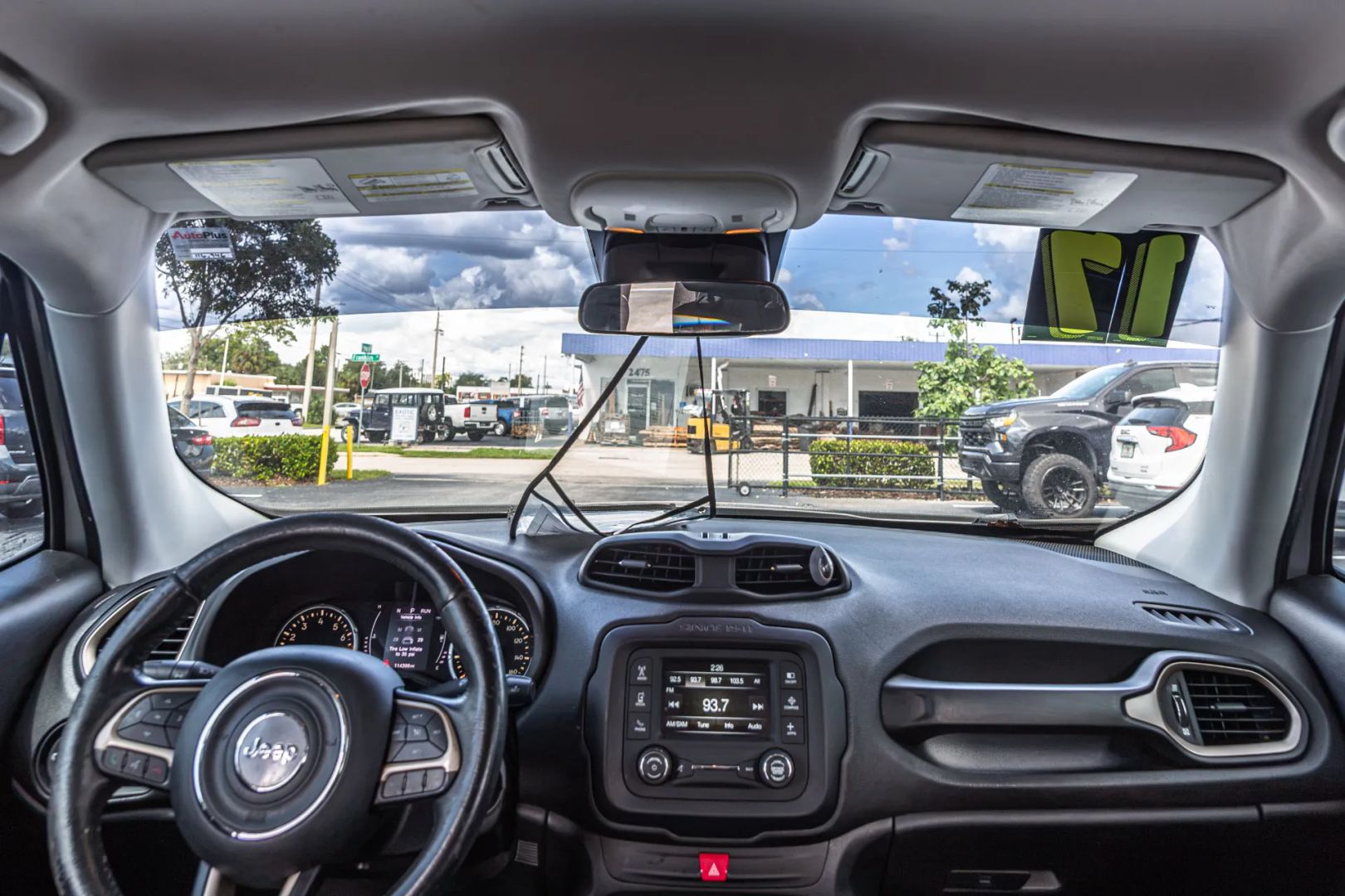Photo 54 of this Jeep Renegade