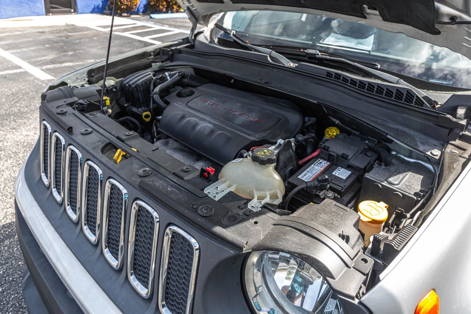 Photo 81 of this Jeep Renegade