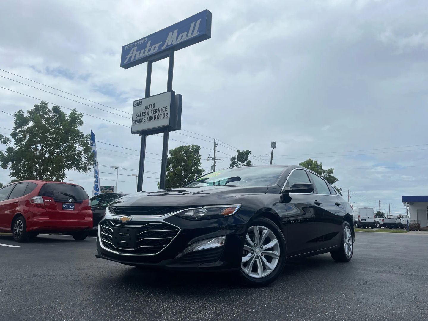 2023 Chevrolet Malibu 1LT - Photo 2