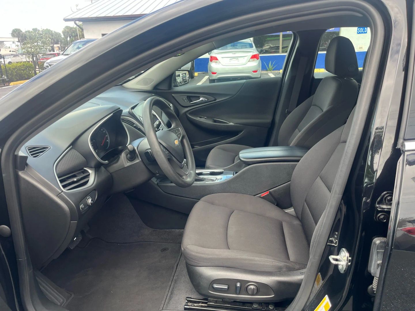 2023 Chevrolet Malibu 1LT - Photo 18