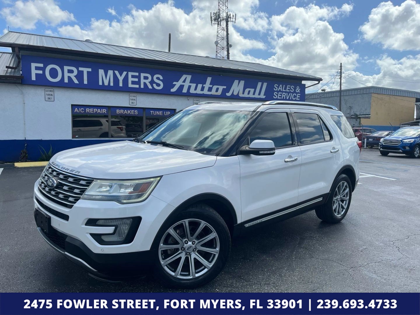 2017 Ford Explorer Limited FWD's photo