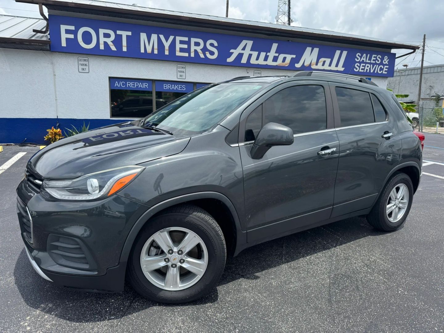 Chevrolet Trax photo 2
