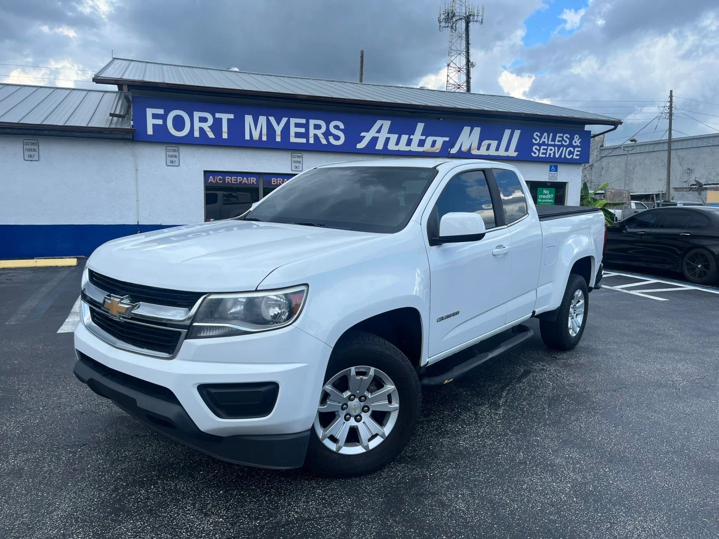 Chevrolet Colorado photo 2