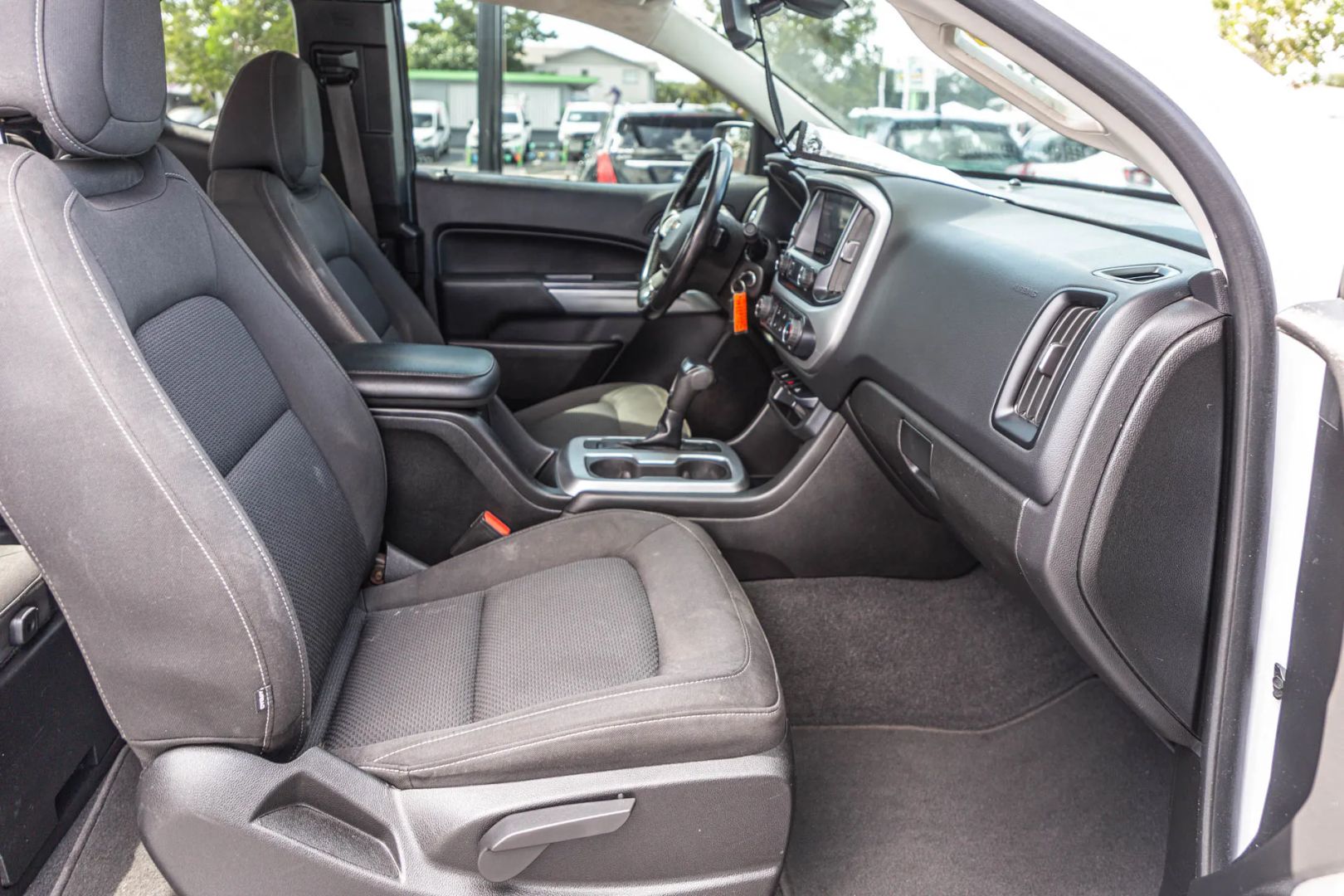 Photo 33 of this Chevrolet Colorado