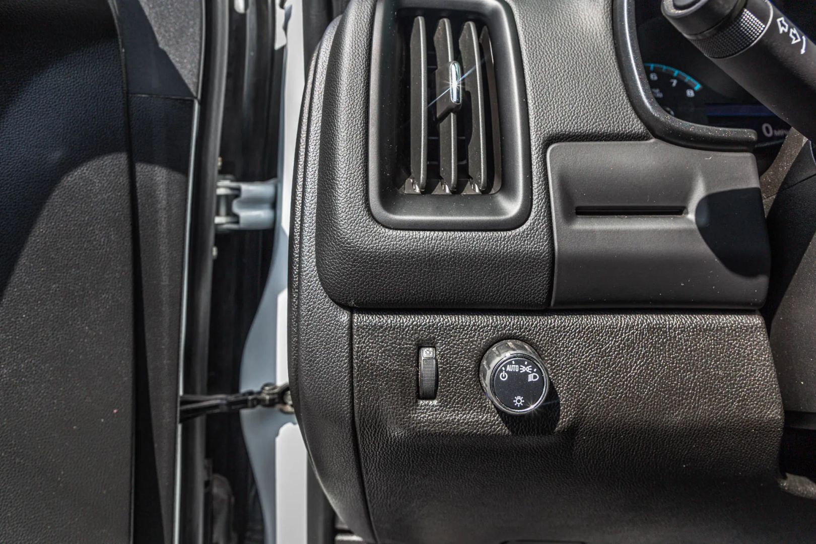 Photo 61 of this Chevrolet Colorado
