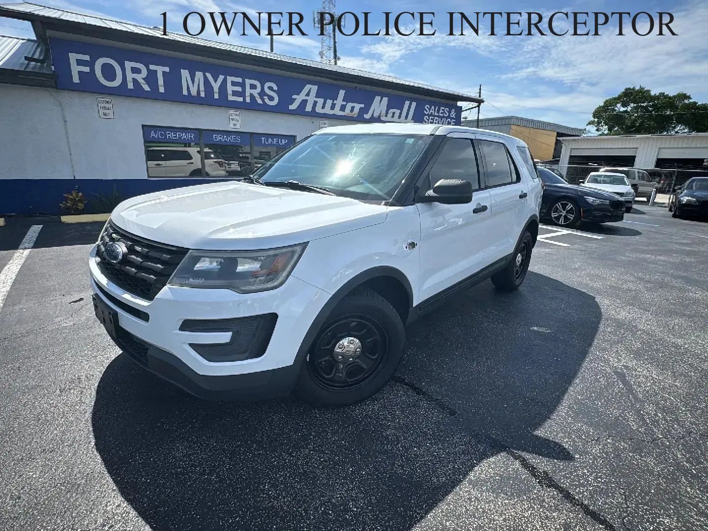 Ford Police Interceptor Utility photo 2